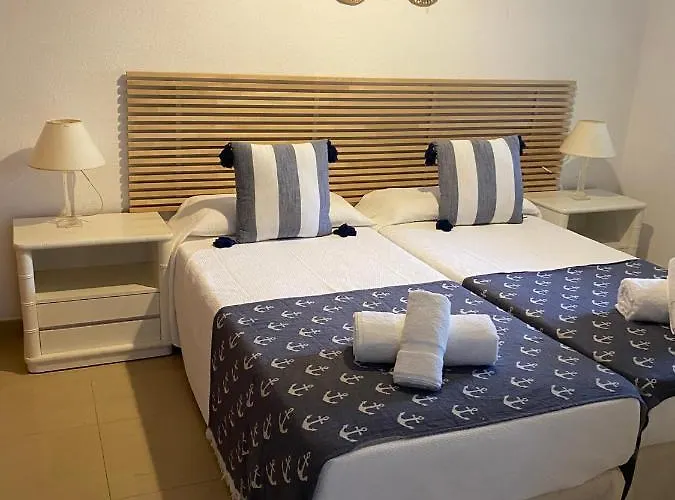 Homely Paseo Maritimo Edificio Eden Roc アパート