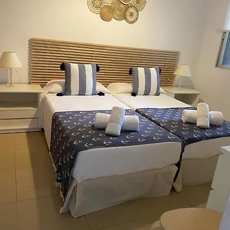 Homely Paseo Maritimo Edificio Eden Roc Apartment *