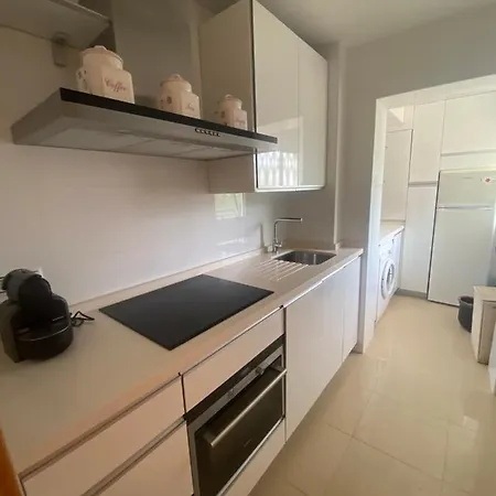 Homely Paseo Maritimo Edificio Eden Roc 마르베야